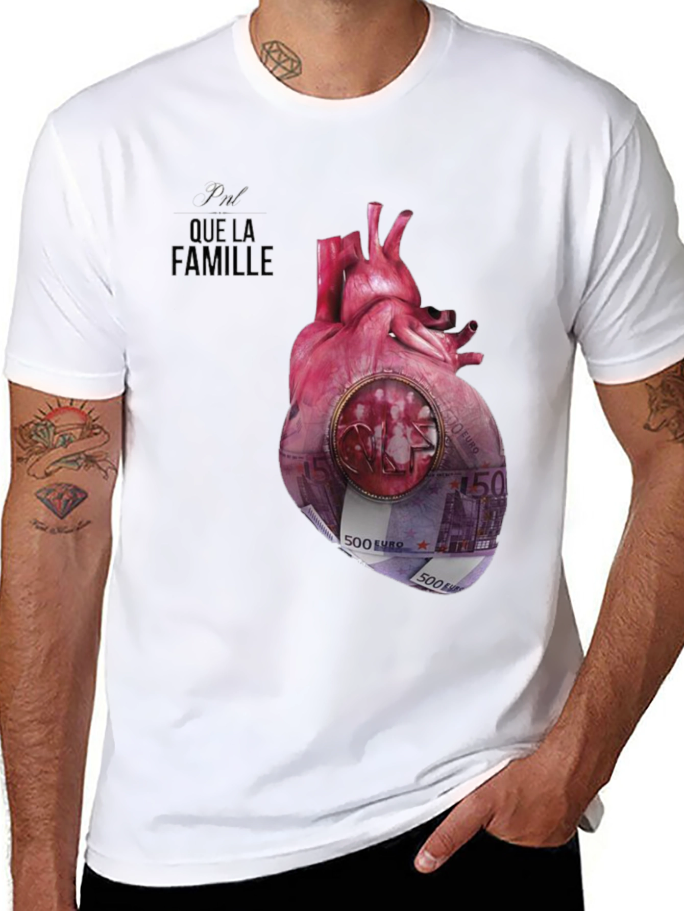 Unique Que La Famille Anatomical Heart Graphic Tee