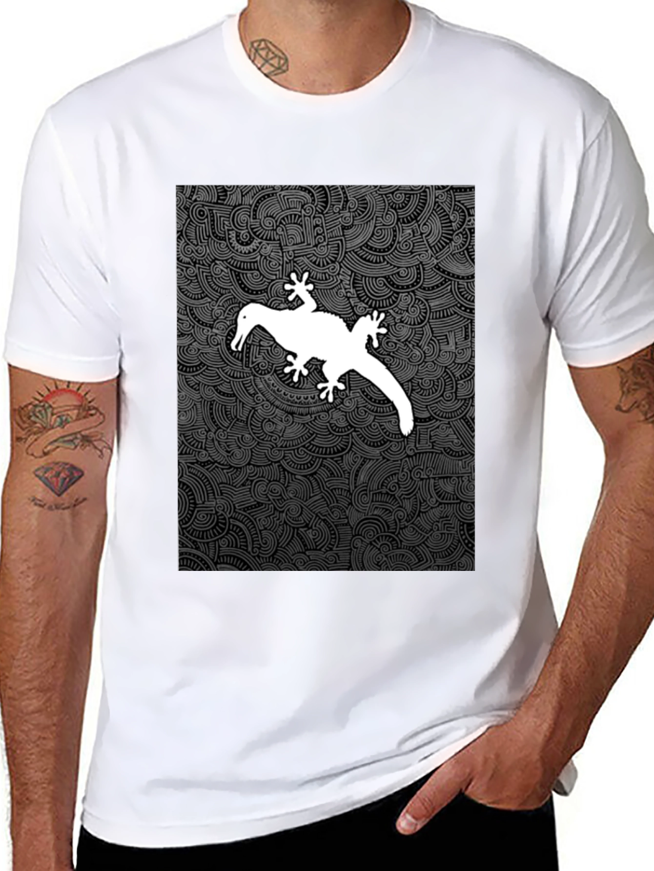 Quirky Gecko Graphic Tee - Black Cotton Blend
