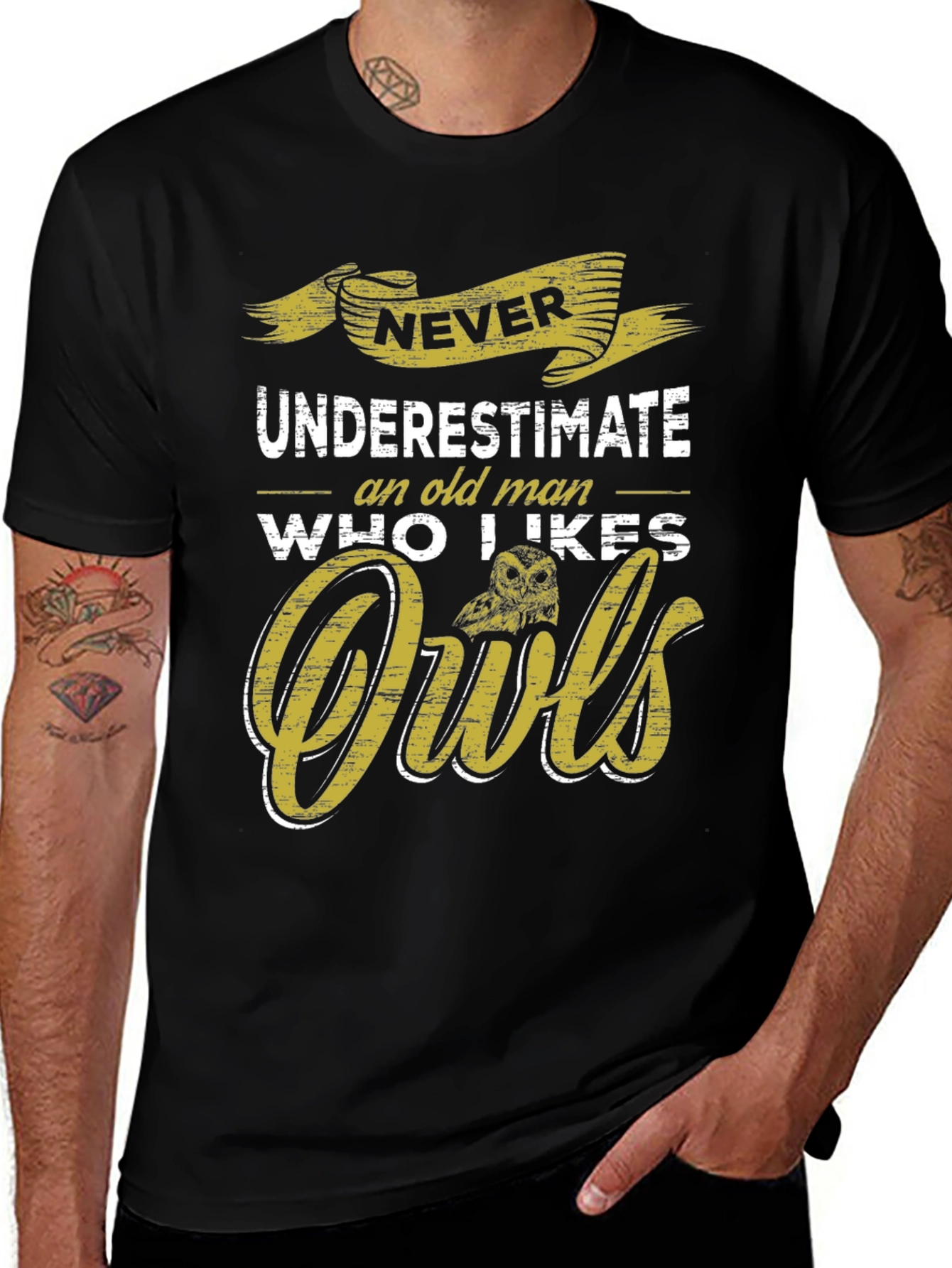 Never Underestimate an Old Man Who Likes Owls T-Shirt