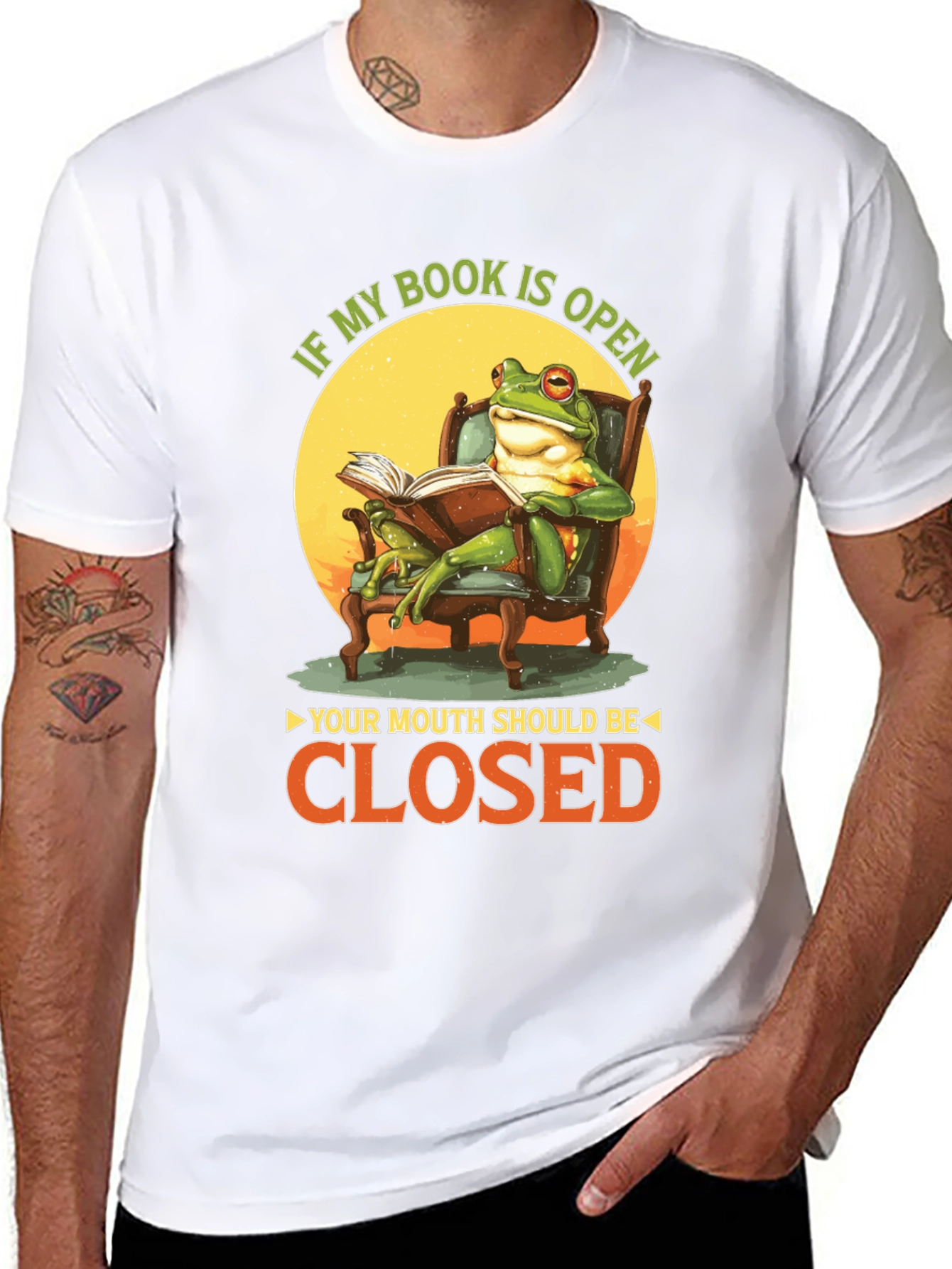 Funny Frog Reading Book Graphic T-Shirt