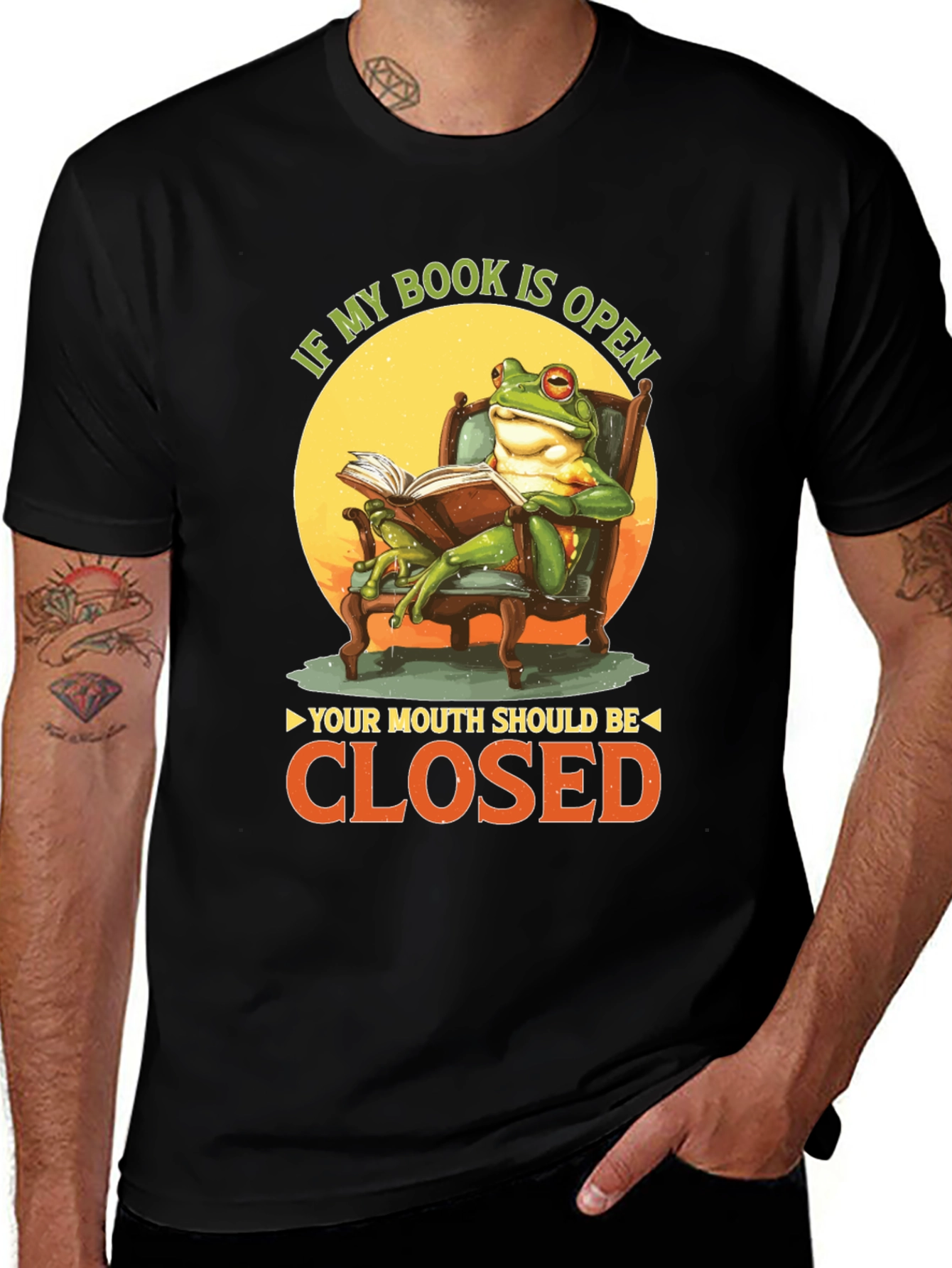 Funny Frog Reading Book Graphic T-Shirt