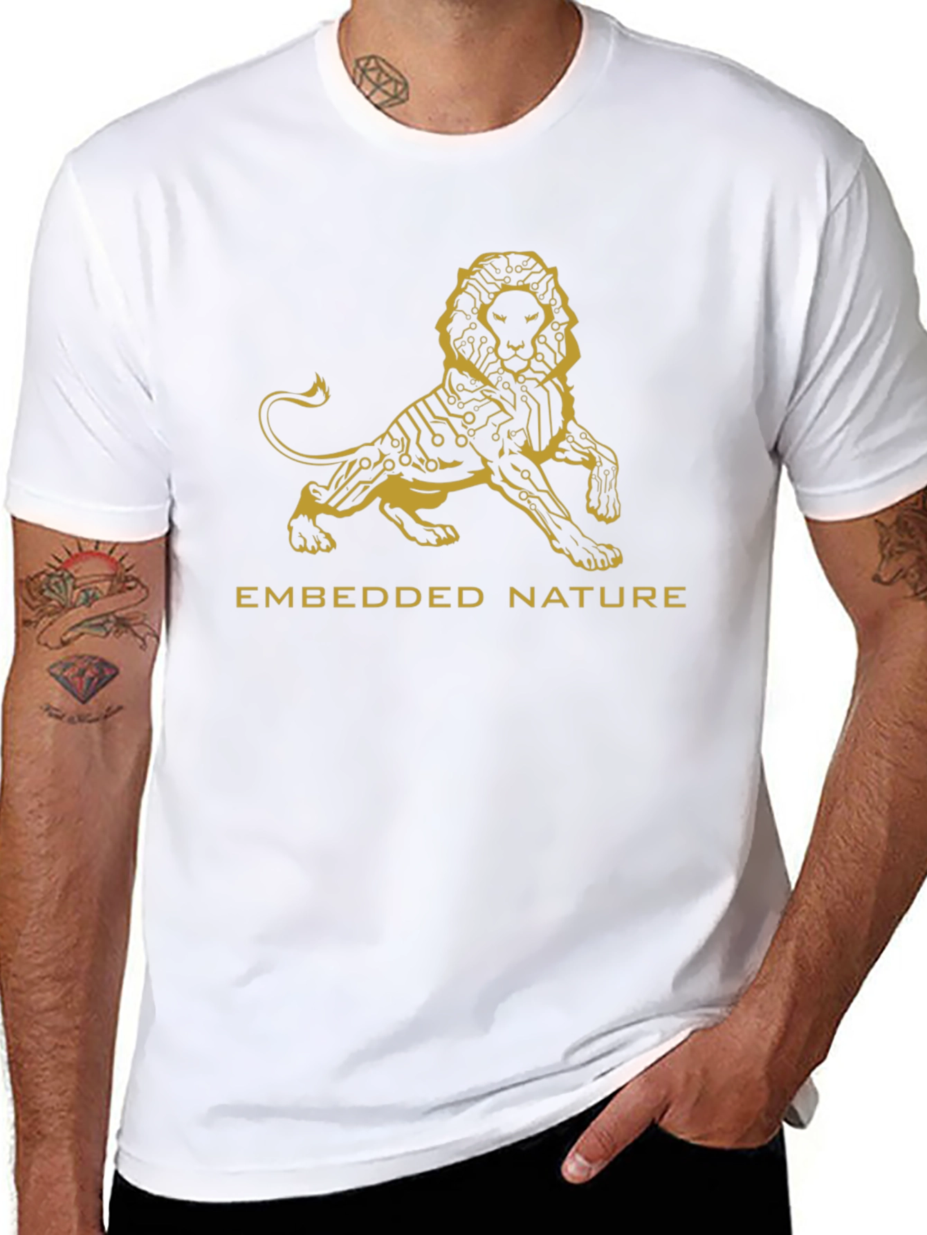 Embedded Nature Lion Graphic Tee - Stylish Black T-Shirt